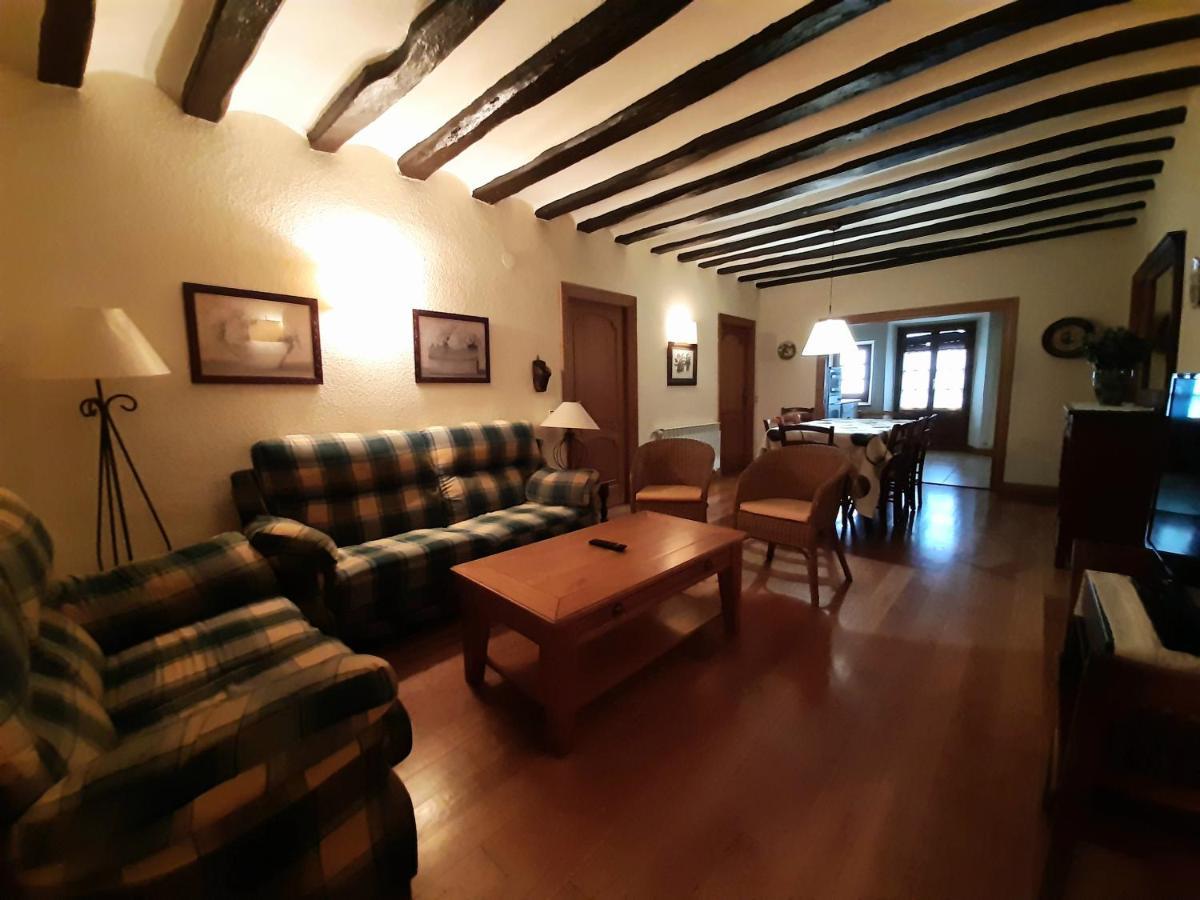 Apartamentos Lazkano I Y II Uharte-Arakil Exteriör bild