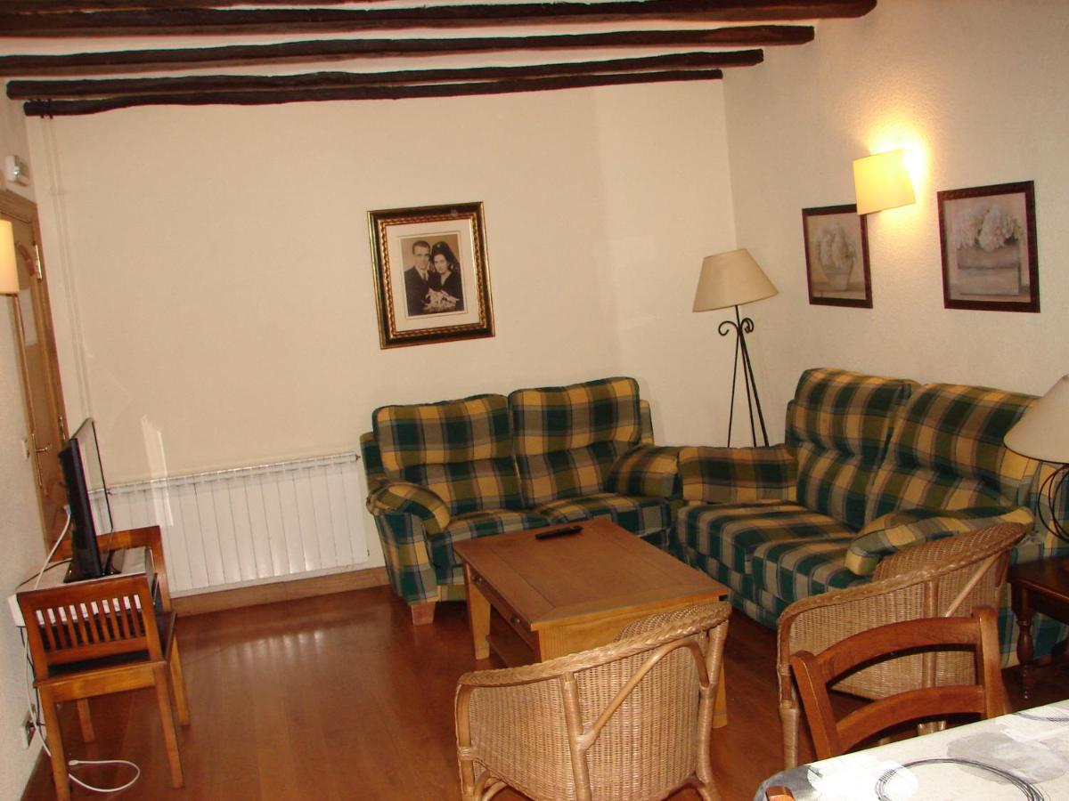 Apartamentos Lazkano I Y II Uharte-Arakil Exteriör bild