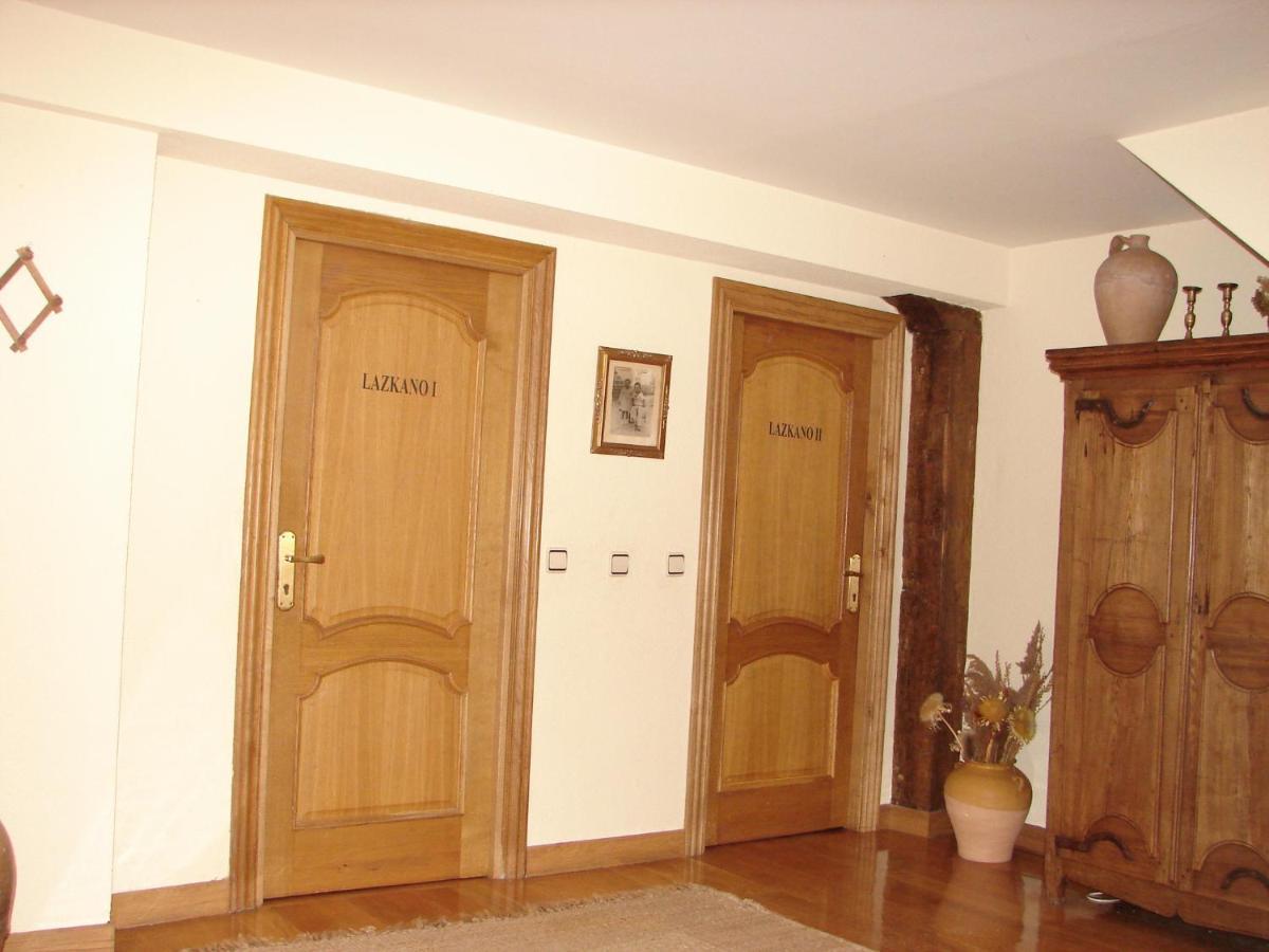 Apartamentos Lazkano I Y II Uharte-Arakil Exteriör bild