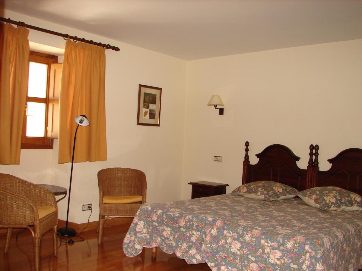 Apartamentos Lazkano I Y II Uharte-Arakil Exteriör bild